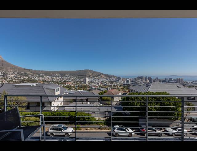 2 BEDROOM APARTMENT FOR SALE IN VREDEHOEK